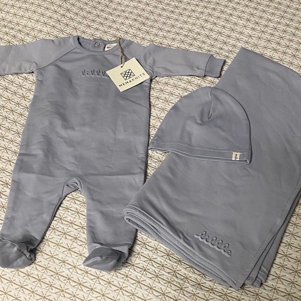 Memaknits embroidered Baby soft One-Piece with Hat & Blanket Set
